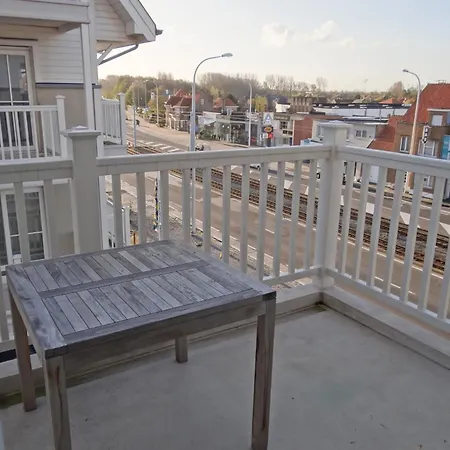 Dockside 0302 With Location